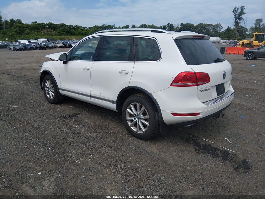 2013 Volkswagen Touareg VIN WVGEF9BPXDD004828 IAAI salvage auction — FRONT END, Clear (New Jersey), sold $400 on 2026-07-30 (photo 3)