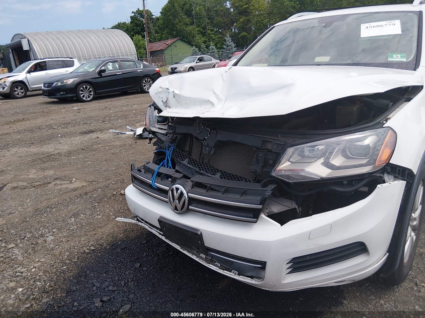 2013 Volkswagen Touareg VIN WVGEF9BPXDD004828 IAAI salvage auction — FRONT END, Clear (New Jersey), sold $400 on 2026-07-30 (photo 6)