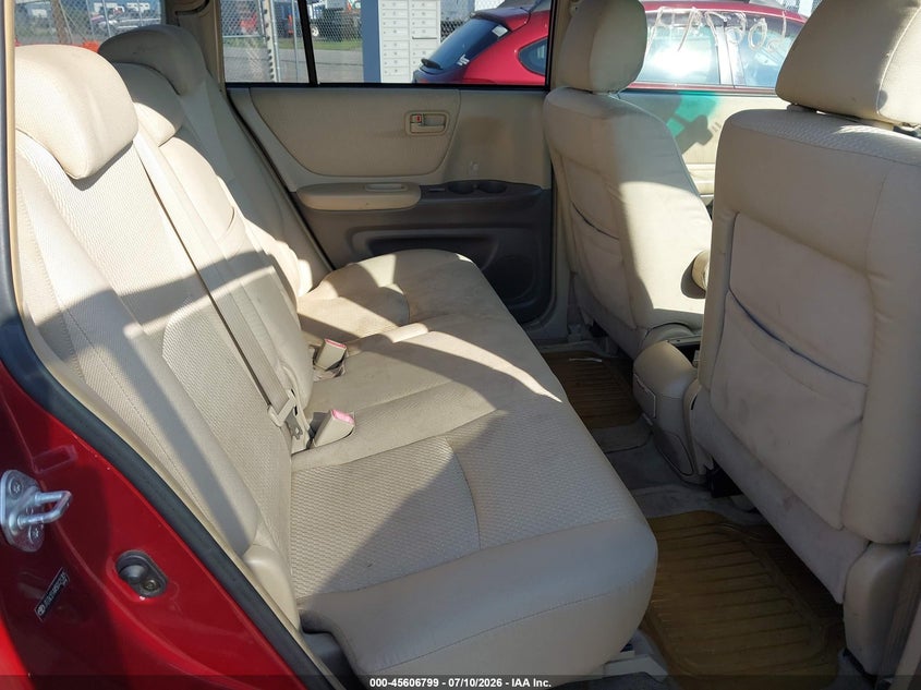 2005 Toyota Highlander VIN JTEGD21AX50121305 IAAI salvage auction — NORMAL WEAR, Clear (Virginia), sold $1,050 on 2026-07-24 (photo 8)