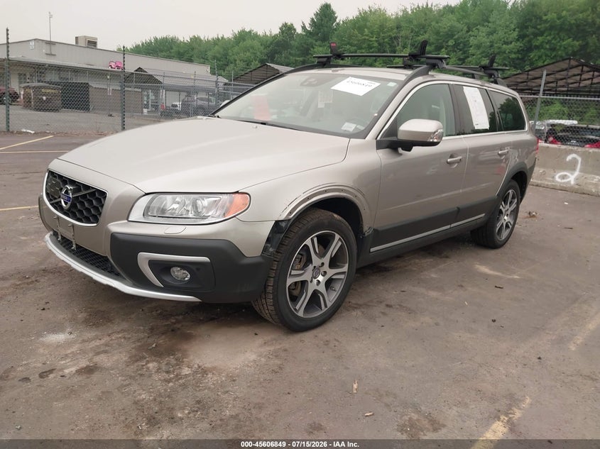 2015 Volvo Xc70 VIN YV4902NMXF1212550 IAAI salvage auction — FRONT END, Salvage Title, sold $7,100 on 2026-08-19 (photo 2)