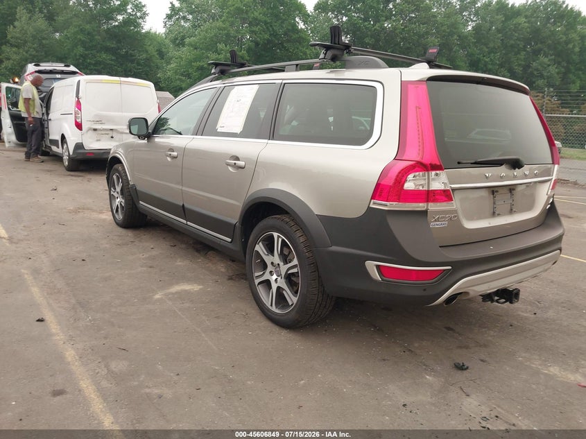 2015 Volvo Xc70 VIN YV4902NMXF1212550 IAAI salvage auction — FRONT END, Salvage Title, sold $7,100 on 2026-08-19 (photo 3)