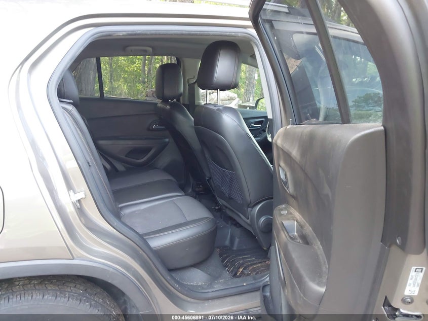 2020 Chevrolet Trax VIN KL7CJLSB7LB334879 IAAI salvage auction — NORMAL WEAR, Clear (Virginia), sold $25 on 2026-07-28 (photo 8)