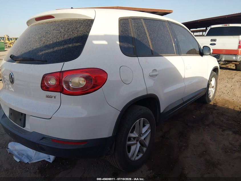 2011 Volkswagen Tiguan VIN WVGAV7AX0BW534427 IAAI salvage auction — NORMAL WEAR, Clear-Dealer Only (Arizona), sold $175 on 2026-07-28 (photo 4)