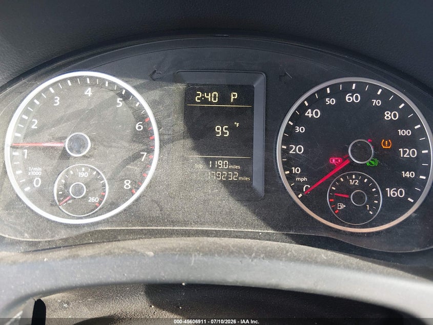2011 Volkswagen Tiguan VIN WVGAV7AX0BW534427 IAAI salvage auction — NORMAL WEAR, Clear-Dealer Only (Arizona), sold $175 on 2026-07-28 (photo 7)