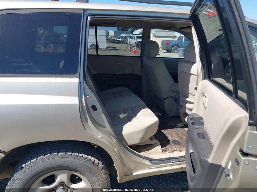 2002 Toyota Highlander VIN JTEHF21A220068819 IAAI salvage auction — NORMAL WEAR, Peddle Clear Public-Restricted (Oregon), sold $75 on 2026-07-27 (photo 8)