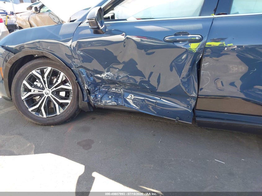 2026 Toyota Crown VIN JTDAAAAF7T3049323 IAAI salvage auction — LEFT FRONT, Salvage Title, sold $17,350 on 2026-09-02 (photo 6)