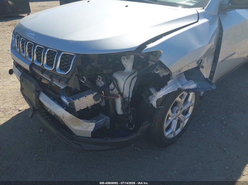 2024 Jeep Compass VIN 3C4NJDBN2RT110342 IAAI salvage auction — LEFT FRONT, Salvage Title, sold $9,500 on 2026-07-30 (photo 6)