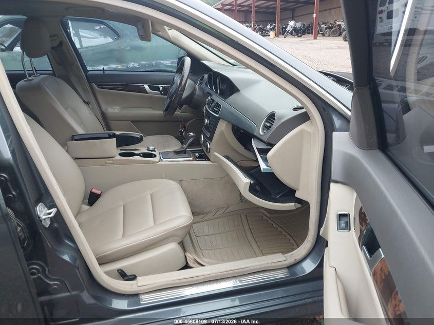 2013 Mercedes-benz C-klasse VIN WDDGF4HB4DR247426 IAAI salvage auction — NO DAMAGE, Clear (Alabama), sold $25 on 2026-07-22 (photo 5)