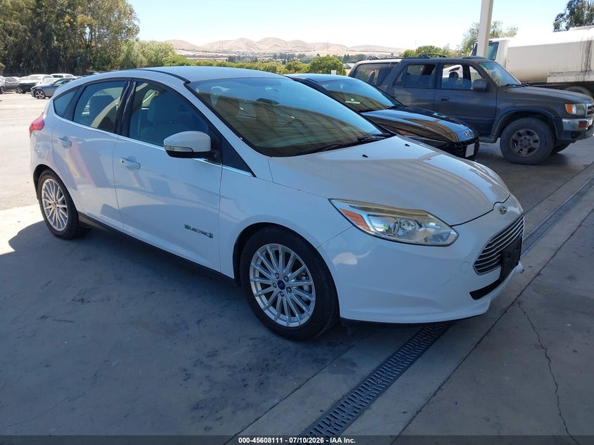 2018 Ford Focus VIN 1FADP3R40JL296129 — IAAI salvage auction photo