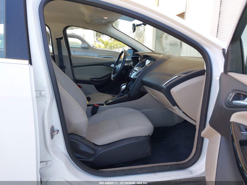 2018 Ford Focus VIN 1FADP3R40JL296129 IAAI salvage auction — NORMAL WEAR, Sf97 (California), sold $7,950 on 2026-08-27 (photo 5)