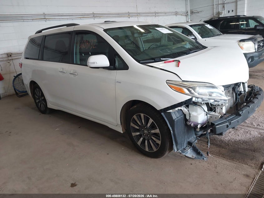 2019 Toyota Sienna VIN 5TDDZ3DCXKS220632 — IAAI salvage auction photo