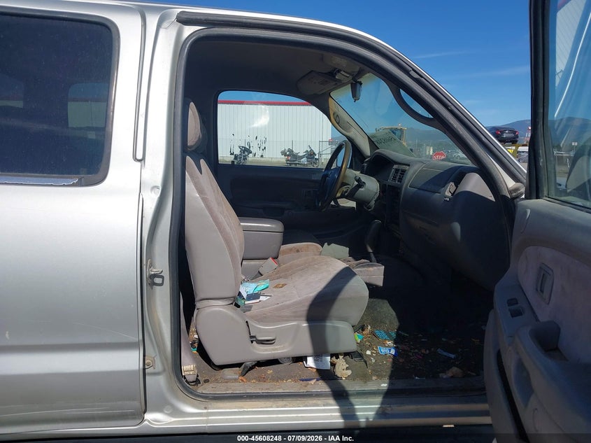 2002 Toyota Tacoma VIN 5TEGN92N62Z085815 IAAI salvage auction — NORMAL WEAR, Salvage (Idaho), sold $2,100 on 2026-07-28 (photo 5)