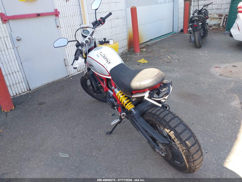 2019 Ducati Scrambler VIN ML0KAFPM5KT001552 IAAI salvage auction — SIDE, Salvage Title, sold $1,650 on 2026-09-02 (photo 3)