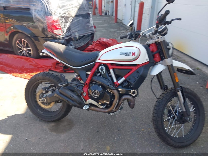 2019 Ducati Scrambler VIN ML0KAFPM5KT001552 IAAI salvage auction — SIDE, Salvage Title, sold $1,650 on 2026-09-02 (photo 8)