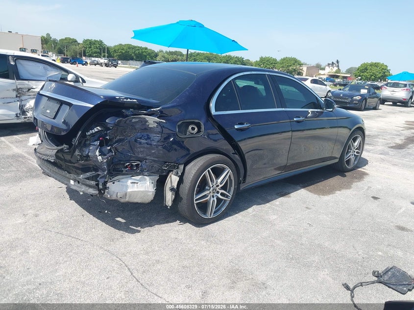2017 Mercedes-benz E-klasse VIN WDDZF4JB4HA243478 IAAI salvage auction — REAR END, Salvage Title, sold $4,050 on 2026-07-31 (photo 4)