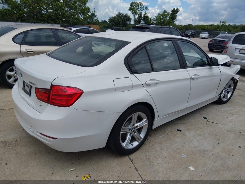 2015 BMW 3er VIN WBA3C3C52FK202958 IAAI salvage auction — RIGHT FRONT, Salvage (Missouri), sold $1,925 on 2026-08-13 (photo 4)
