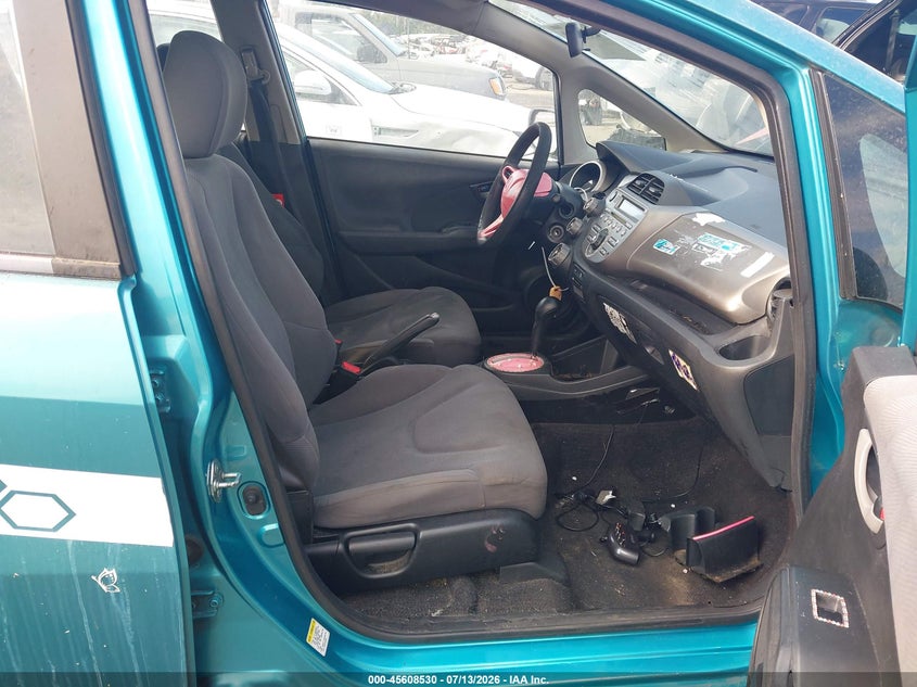 2013 Honda Fit VIN JHMGE8H33DC050066 IAAI salvage auction — NORMAL WEAR, Salvage (California), sold $400 on 2026-07-30 (photo 5)