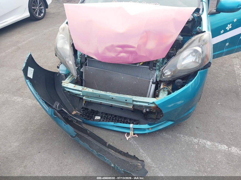 2013 Honda Fit VIN JHMGE8H33DC050066 IAAI salvage auction — NORMAL WEAR, Salvage (California), sold $400 on 2026-07-30 (photo 6)