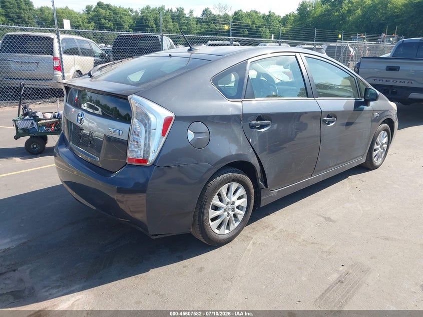 2013 Toyota Prius plug-in VIN JTDKN3DP2D3037798 IAAI salvage auction — SIDE, Clear (Massachusetts), sold $4,850 on 2026-07-16 (photo 4)