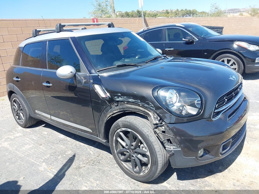 2016 Mini Countryman VIN WMWZC3C52GWT10954 IAAI salvage auction — RIGHT FRONT, Wait Title, sold $1,575 on 2026-08-12 (photo 1)