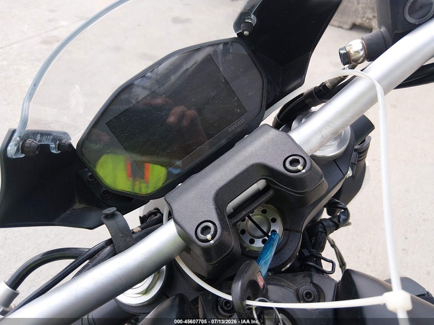 2021 Ducati MONSTER VIN ZDMMACLS9MB008626 IAAI salvage auction — ALL OVER, Original (Texas), sold $2,650 on 2026-09-30 (photo 7)