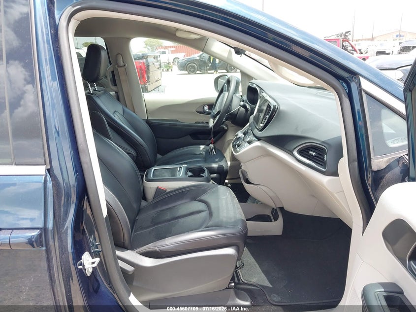 2023 Chrysler Pacifica VIN 2C4RC1BG2PR627989 IAAI salvage auction — REAR END, Salvage Title, sold $12,000 on 2026-07-27 (photo 5)