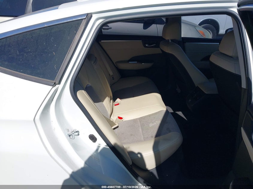 2018 Honda Clarity VIN JHMZC5F15JC023896 IAAI salvage auction — NORMAL WEAR, Clear - Dealer Only (California), sold $2,125 on 2026-07-23 (photo 8)