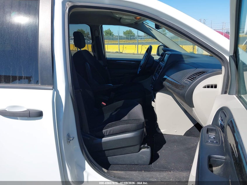 2019 Dodge Grand caravan VIN 2C4RDGBG4KR571689 IAAI salvage auction — NORMAL WEAR, Sf97 (California), sold $16,325 on 2026-07-30 (photo 5)