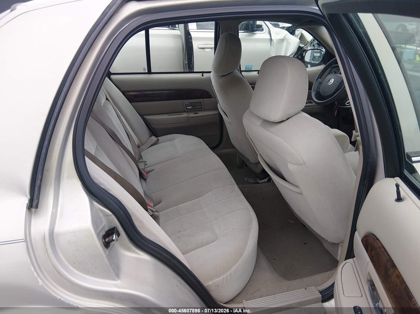 2007 Mercury Grand marquis VIN 2MEFM74V57X604974 IAAI salvage auction — REAR END, Salvage (Louisiana), sold $875 on 2026-08-01 (photo 8)