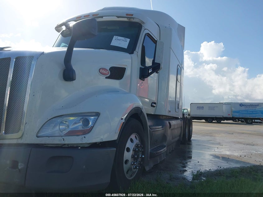 2018 Peterbilt 579 VIN 1XPBDP9X9JD448199 IAAI salvage auction — Burn Engine, Rebuildable (Florida), sold $1,550 on 2026-07-29 (photo 2)