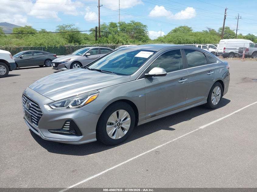 2018 Hyundai Sonata hybrid VIN KMHE24L30JA086849 IAAI salvage auction — NORMAL WEAR, Sf97 (Hawaii), sold $5,900 on 2026-07-28 (photo 2)