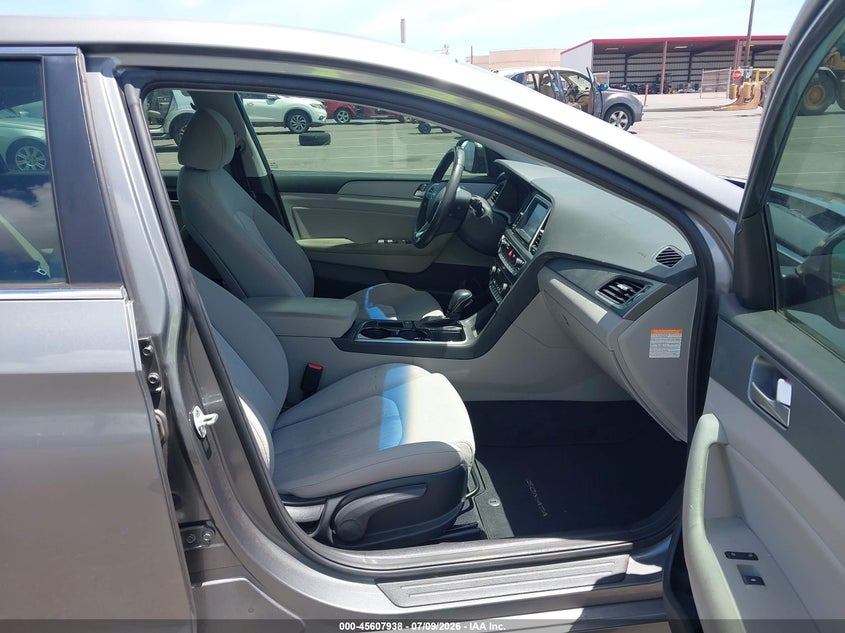 2018 Hyundai Sonata hybrid VIN KMHE24L30JA086849 IAAI salvage auction — NORMAL WEAR, Sf97 (Hawaii), sold $5,900 on 2026-07-28 (photo 5)