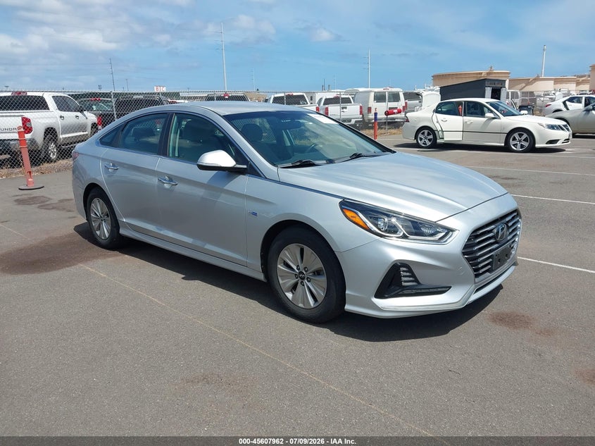 2018 Hyundai Sonata hybrid VIN KMHE24L3XJA085806 IAAI salvage auction — NORMAL WEAR, Sf97 (Hawaii), sold $1,300 on 2026-07-28 (photo 1)