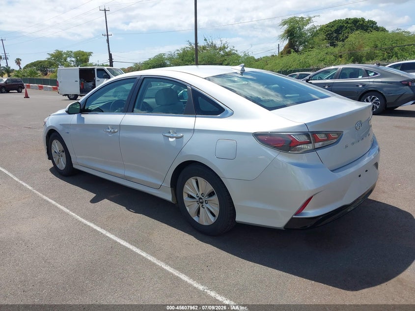 2018 Hyundai Sonata hybrid VIN KMHE24L3XJA085806 IAAI salvage auction — NORMAL WEAR, Sf97 (Hawaii), sold $1,300 on 2026-07-28 (photo 3)