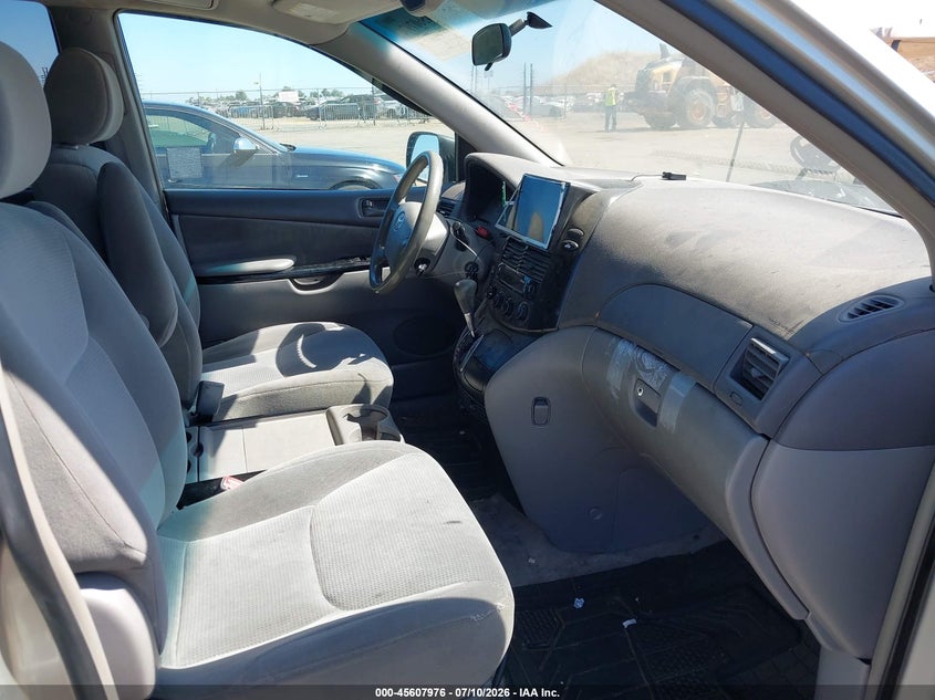 2005 Toyota Sienna VIN 5TDZA23C45S237794 IAAI salvage auction — NORMAL WEAR, Salvage Title - Dealer (California), sold $550 on 2026-07-29 (photo 5)