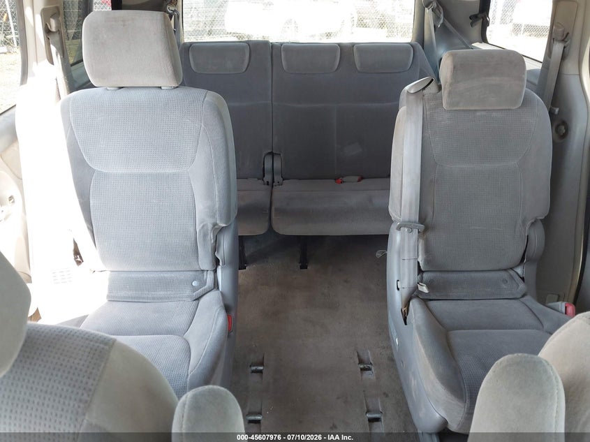 2005 Toyota Sienna VIN 5TDZA23C45S237794 IAAI salvage auction — NORMAL WEAR, Salvage Title - Dealer (California), sold $550 on 2026-07-29 (photo 8)