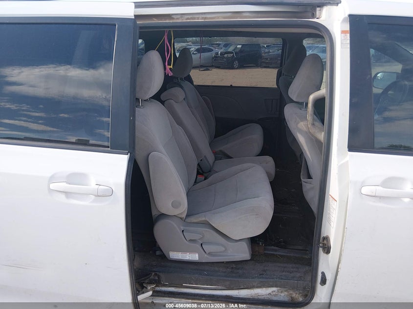 2017 Toyota Sienna VIN 5TDKZ3DC1HS793502 IAAI salvage auction — ENGINE DAMAGE, Salvage (Arizona), sold $1,325 on 2026-07-30 (photo 8)