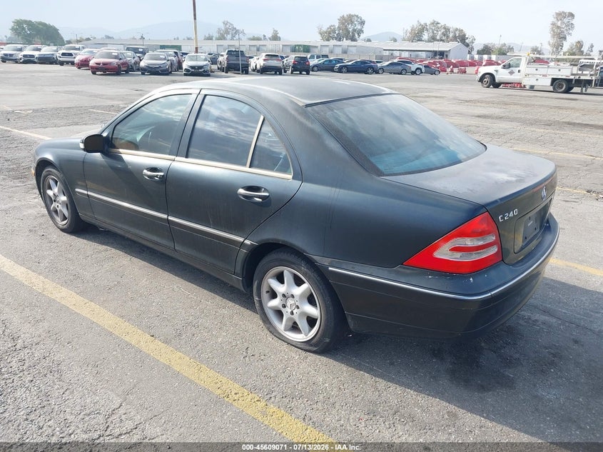 2004 Mercedes-benz C class VIN WDBRF61J54F552370 IAAI salvage auction — NORMAL WEAR, Clear - Dealer Only (California), sold $300 on 2026-08-18 (photo 3)