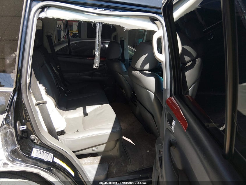 2010 Lexus Lx 570 VIN JTJHY7AX5A4054305 IAAI salvage auction — SIDE, Salvage (California), sold $9,700 on 2026-08-10 (photo 8)
