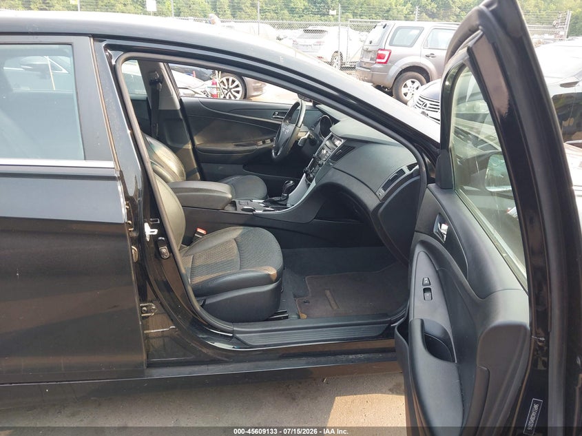 2013 Hyundai Sonata VIN 5NPEC4AC0DH522116 IAAI salvage auction — NORMAL WEAR, Clear (Connecticut), sold $500 on 2026-07-30 (photo 5)