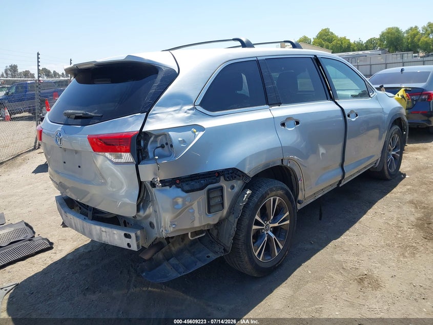 2018 Toyota Highlander VIN 5TDZARFH6JS038272 IAAI salvage auction — FRONT & REAR, Salvage (California), sold $100 on 2026-07-28 (photo 4)