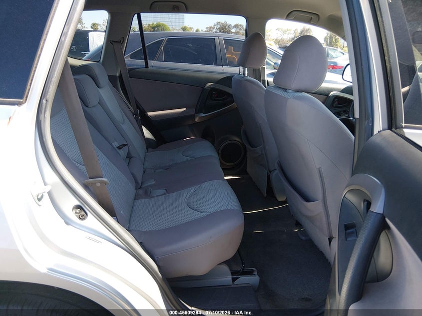 2006 Toyota Rav4 VIN JTMZD33V665012668 IAAI salvage auction — NORMAL WEAR, Clear - Dealer Only (California), sold $500 on 2026-07-18 (photo 8)