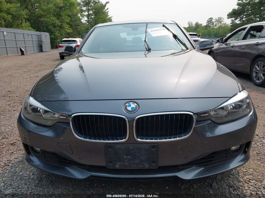 2015 BMW 3er VIN WBA3B5G56FNS12383 IAAI salvage auction — WATER/FLOOD, Salvage (New Jersey), sold $1,275 on 2026-08-19 (photo 6)