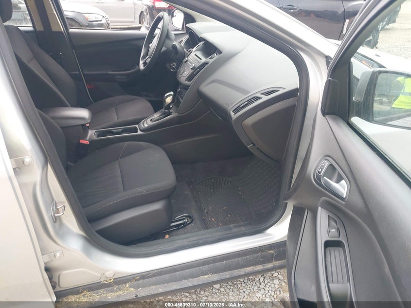 2016 Ford Focus VIN 1FADP3F21GL386594 IAAI salvage auction — NORMAL WEAR, Original (Ohio), sold $900 on 2026-08-01 (photo 5)