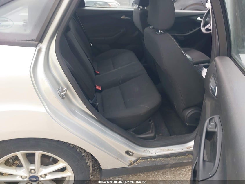 2016 Ford Focus VIN 1FADP3F21GL386594 IAAI salvage auction — NORMAL WEAR, Original (Ohio), sold $900 on 2026-08-01 (photo 8)