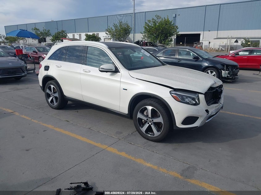 2019 Mercedes-benz Glc VIN WDC0G5EB8KF611018 IAAI salvage auction — FRONT END, Salvage (California), sold $9,000 on 2026-07-27 (photo 1)