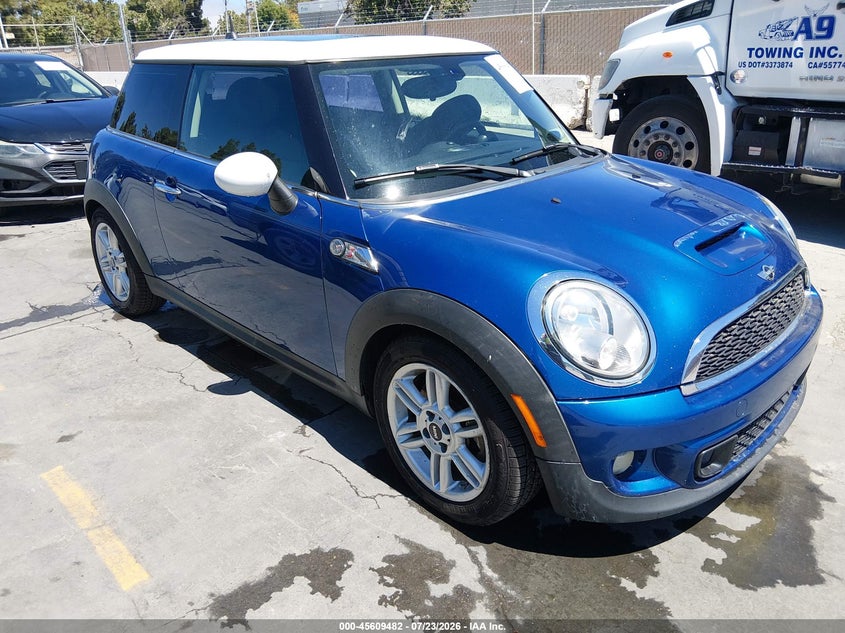 2013 Mini Hard top VIN WMWSV3C51DT389963 IAAI salvage auction — NORMAL WEAR, Clear - Dealer Only (California), sold $125 on 2026-08-01 (photo 1)