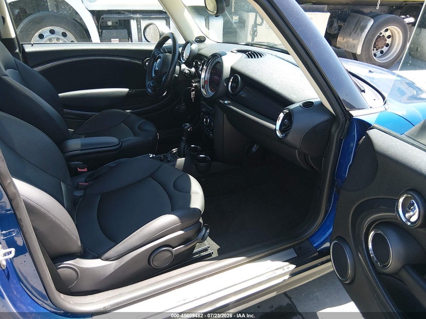 2013 Mini Hard top VIN WMWSV3C51DT389963 IAAI salvage auction — NORMAL WEAR, Clear - Dealer Only (California), sold $125 on 2026-08-01 (photo 5)