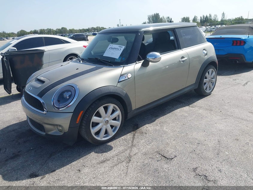 2007 Mini Cooper VIN WMWMF73577TL88981 IAAI salvage auction — NORMAL WEAR, Clear (Florida), sold $375 on 2026-07-30 (photo 2)