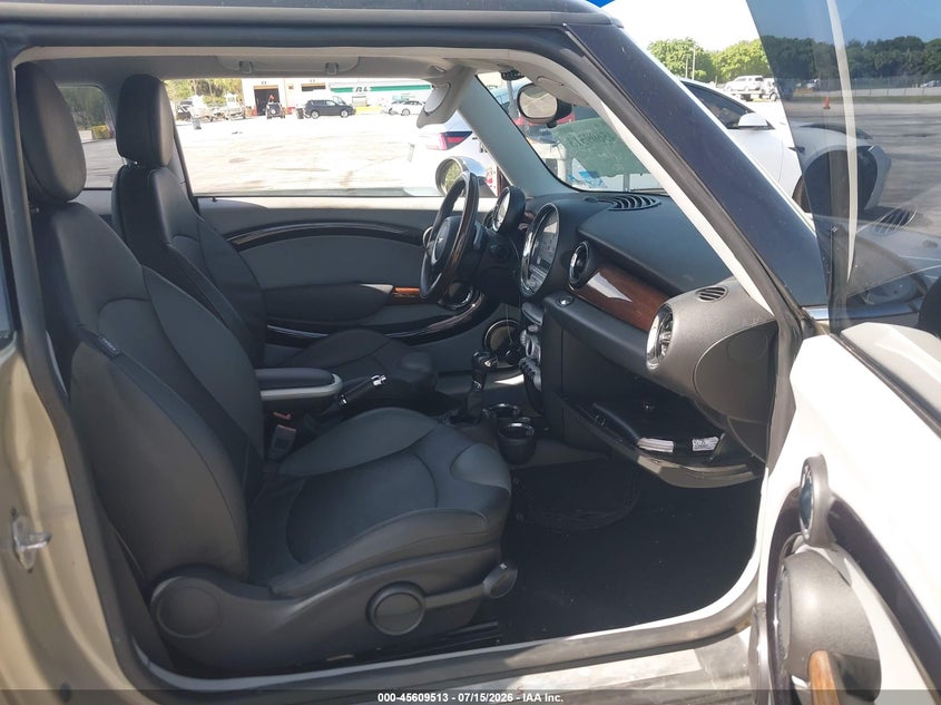 2007 Mini Cooper VIN WMWMF73577TL88981 IAAI salvage auction — NORMAL WEAR, Clear (Florida), sold $375 on 2026-07-30 (photo 5)